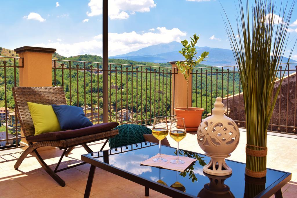 Cento Tari' Guest House กัสตีลโยเน ดิ ซิชีเลีย ภายนอก รูปภาพ